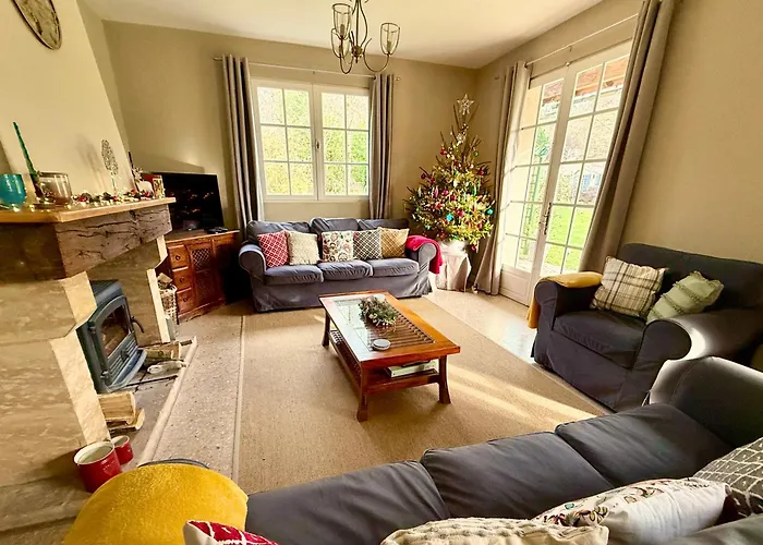 Semesterbostad Maison Mariela Luzech